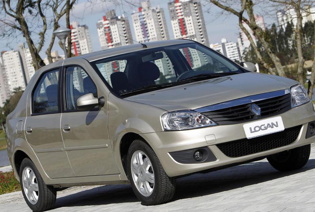 Renault Logan cost minivan