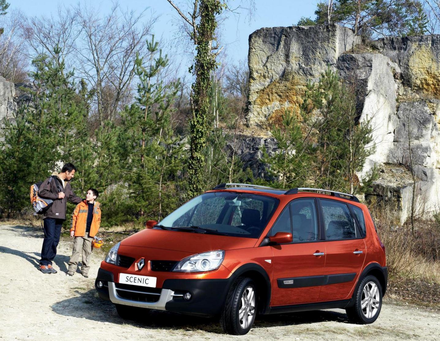 Renault Scenic Conquest approved minivan
