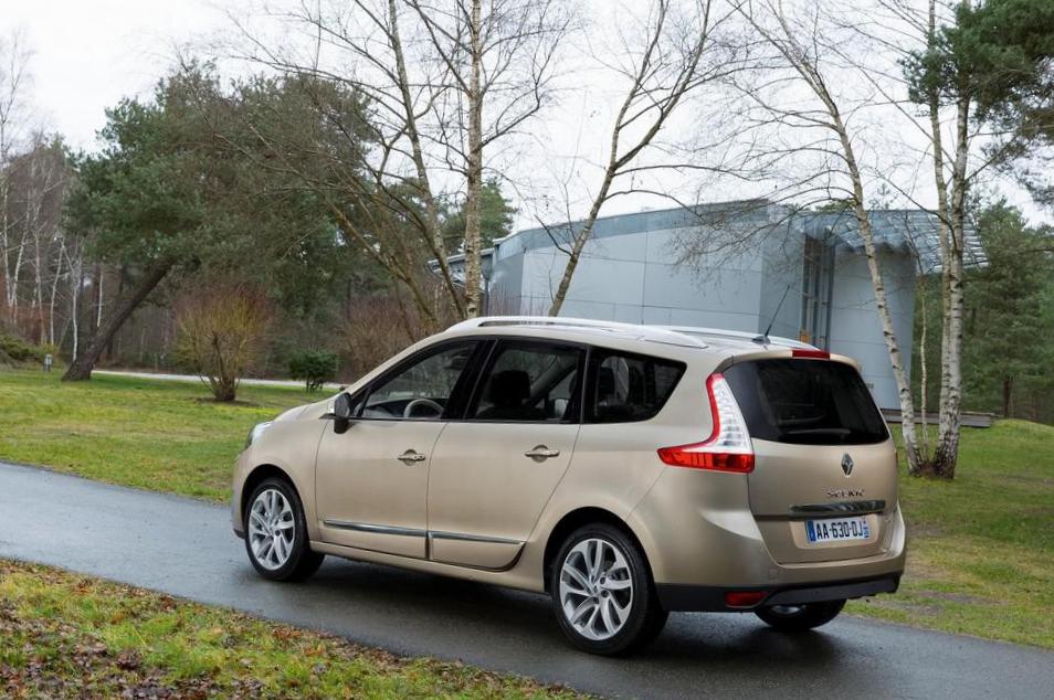 Renault Grand Scenic approved minivan
