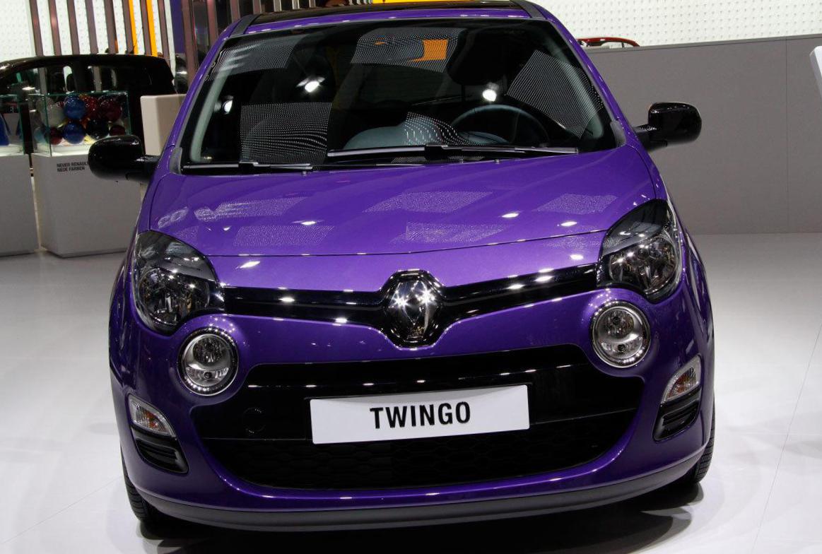 Renault Twingo auto sedan