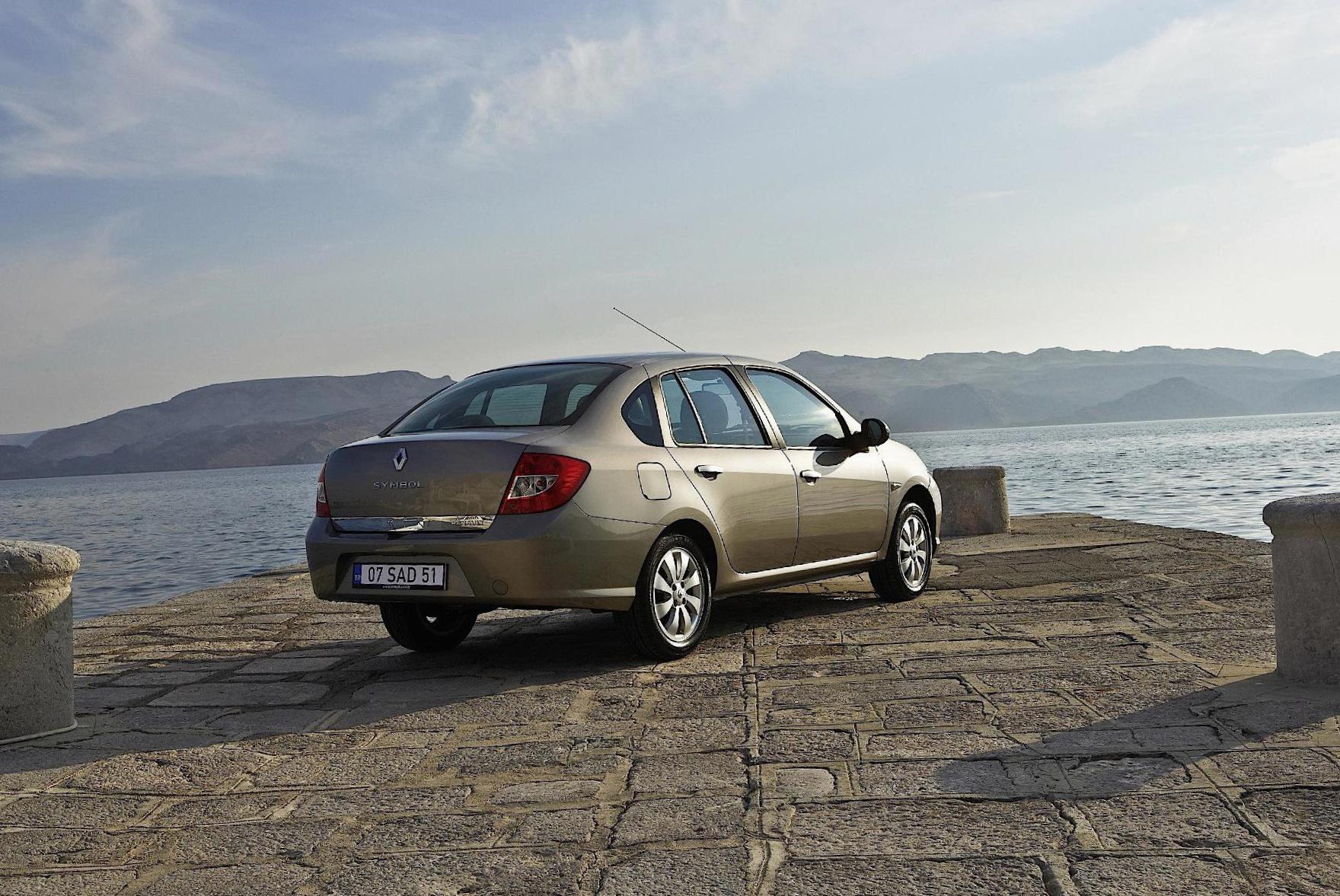 Symbol Renault prices liftback