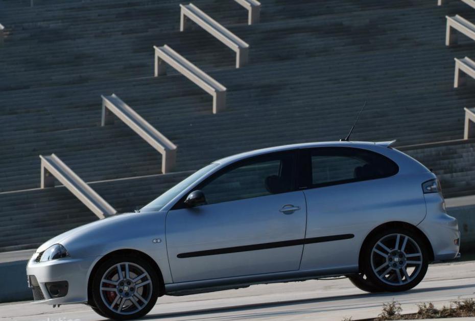Ibiza FR Seat configuration hatchback
