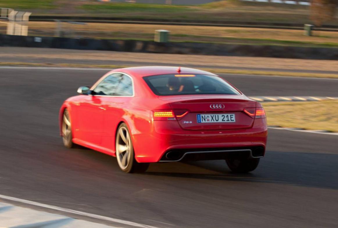 Audi RS5 Coupe specs 2010