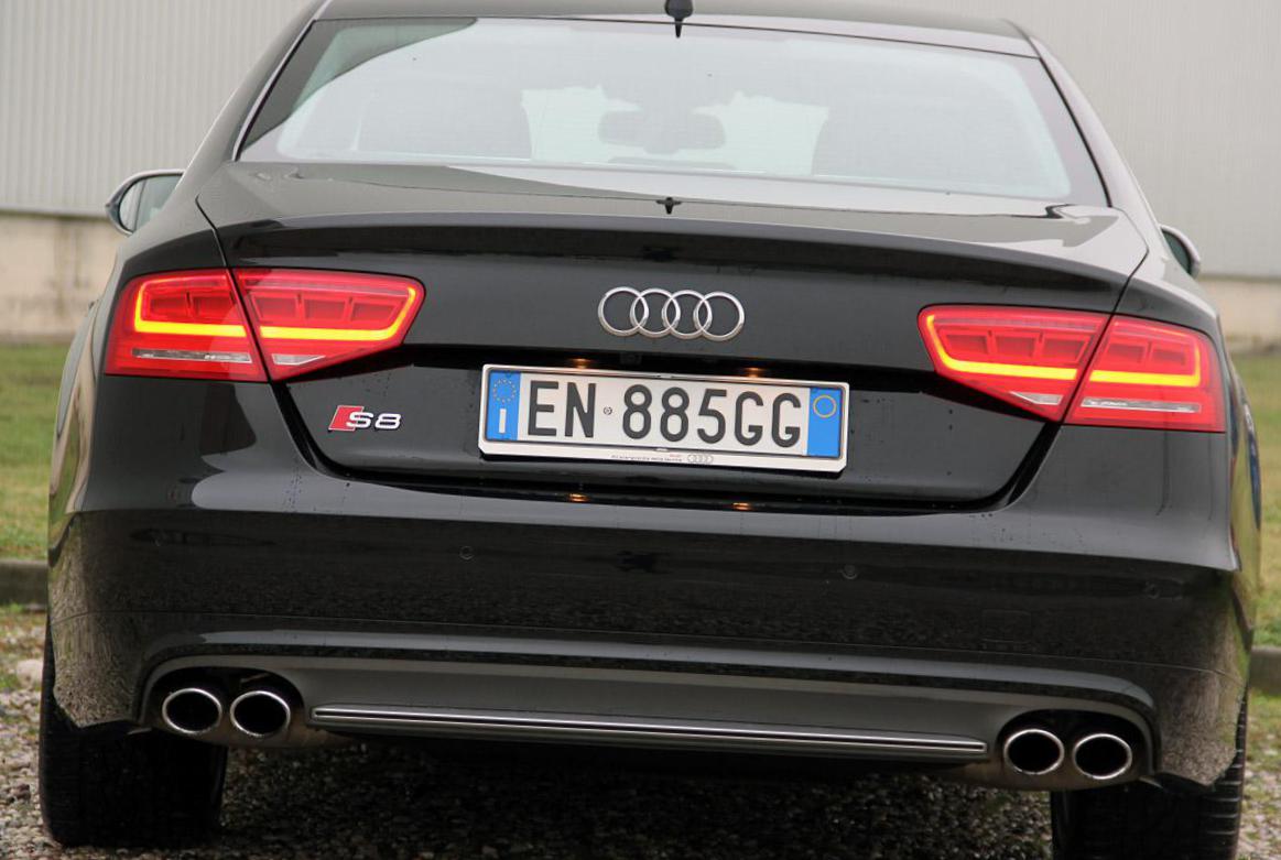 Audi S8 Specification 2009