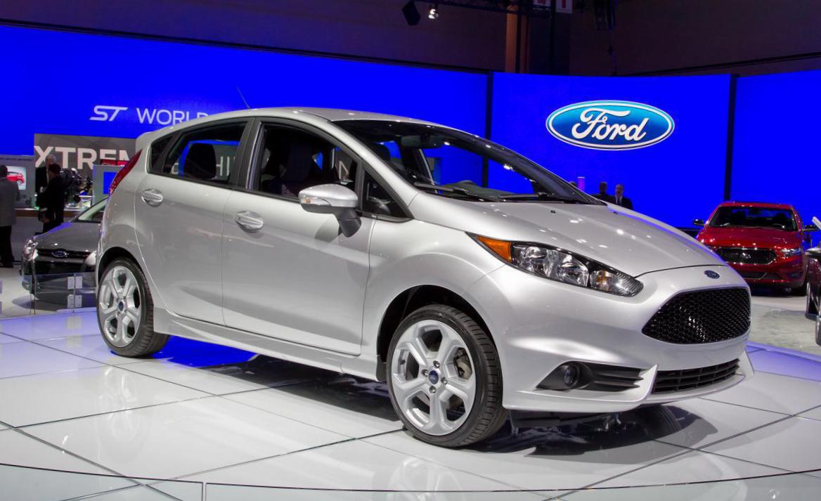 Ford Focus Sedan lease hatchback