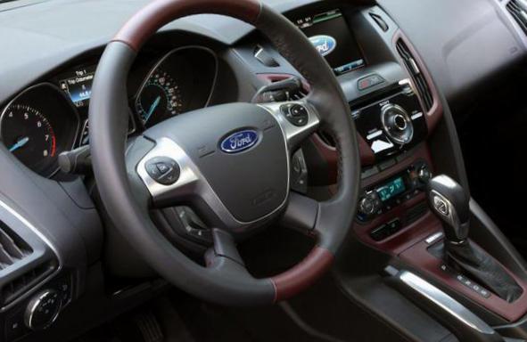 Ford Focus 3 doors cost 2012
