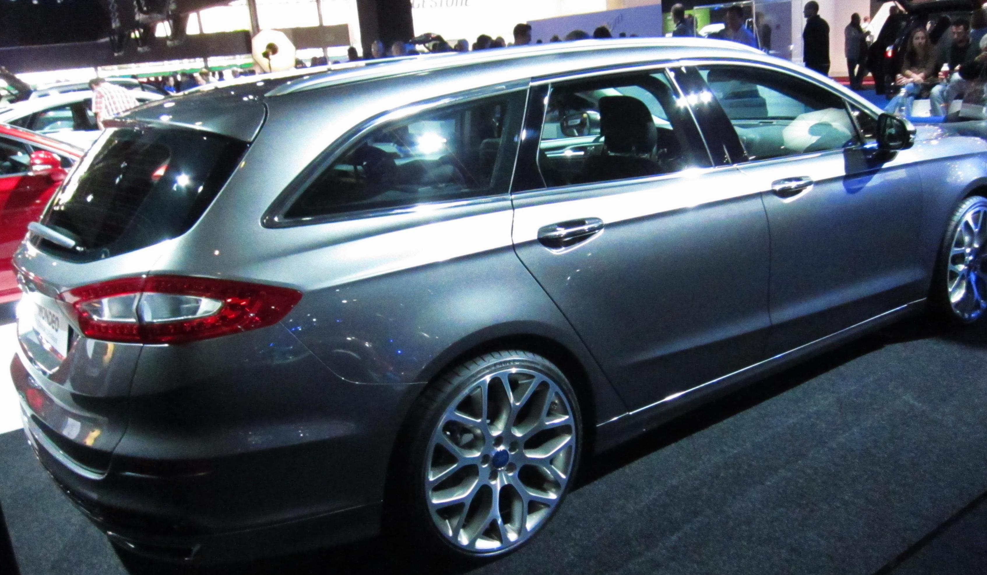 Ford Mondeo Wagon Specifications sedan
