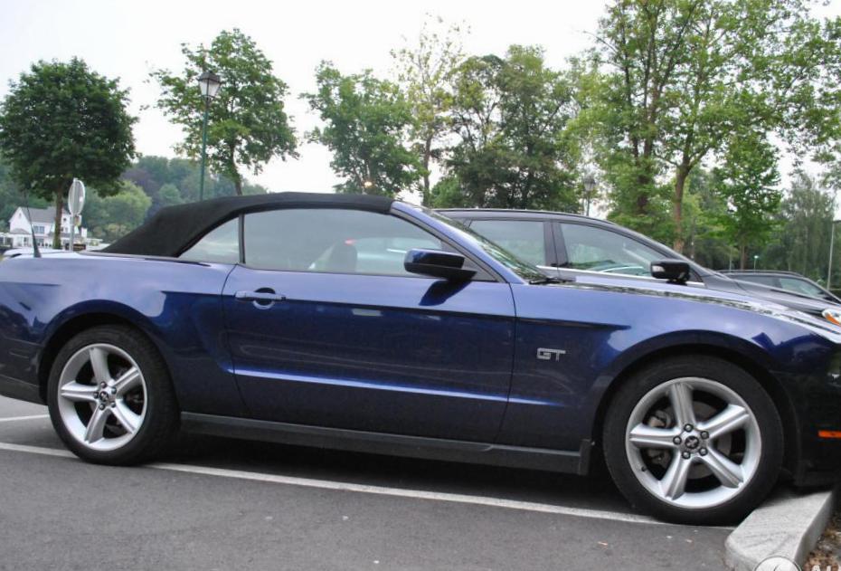 Ford Mustang Convertible for sale 2013