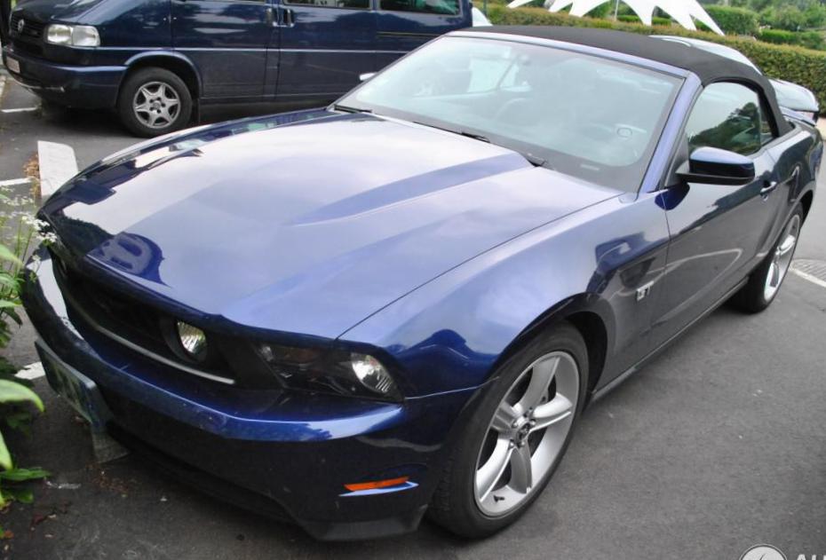 Mustang Convertible Ford approved sedan