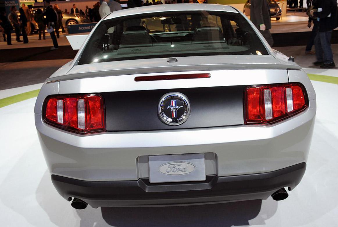 Ford Mustang specs liftback