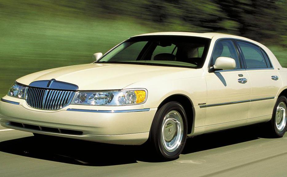 Lincoln Town Car auto hatchback