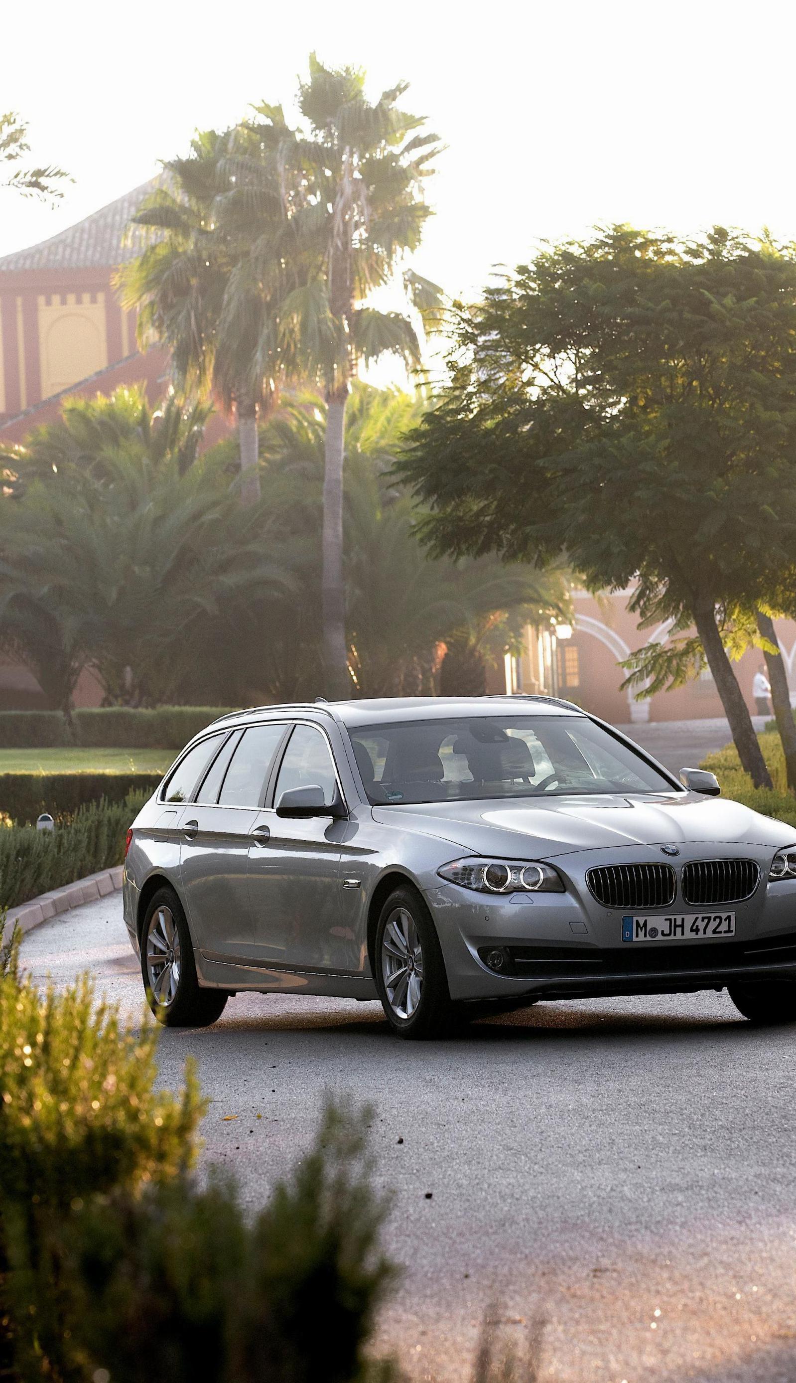 BMW 5 Series Touring (F11) cost hatchback