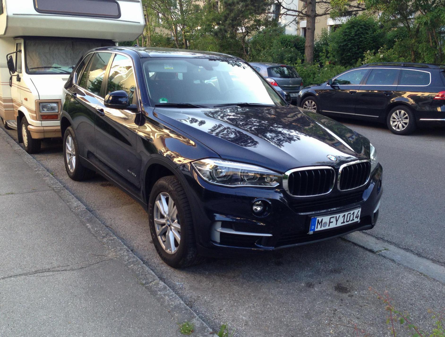X5 (F15) BMW usa minivan