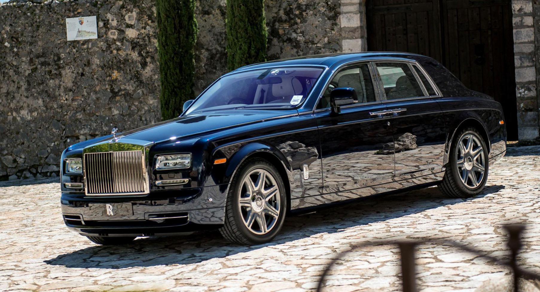 Phantom Rolls-Royce how mach suv