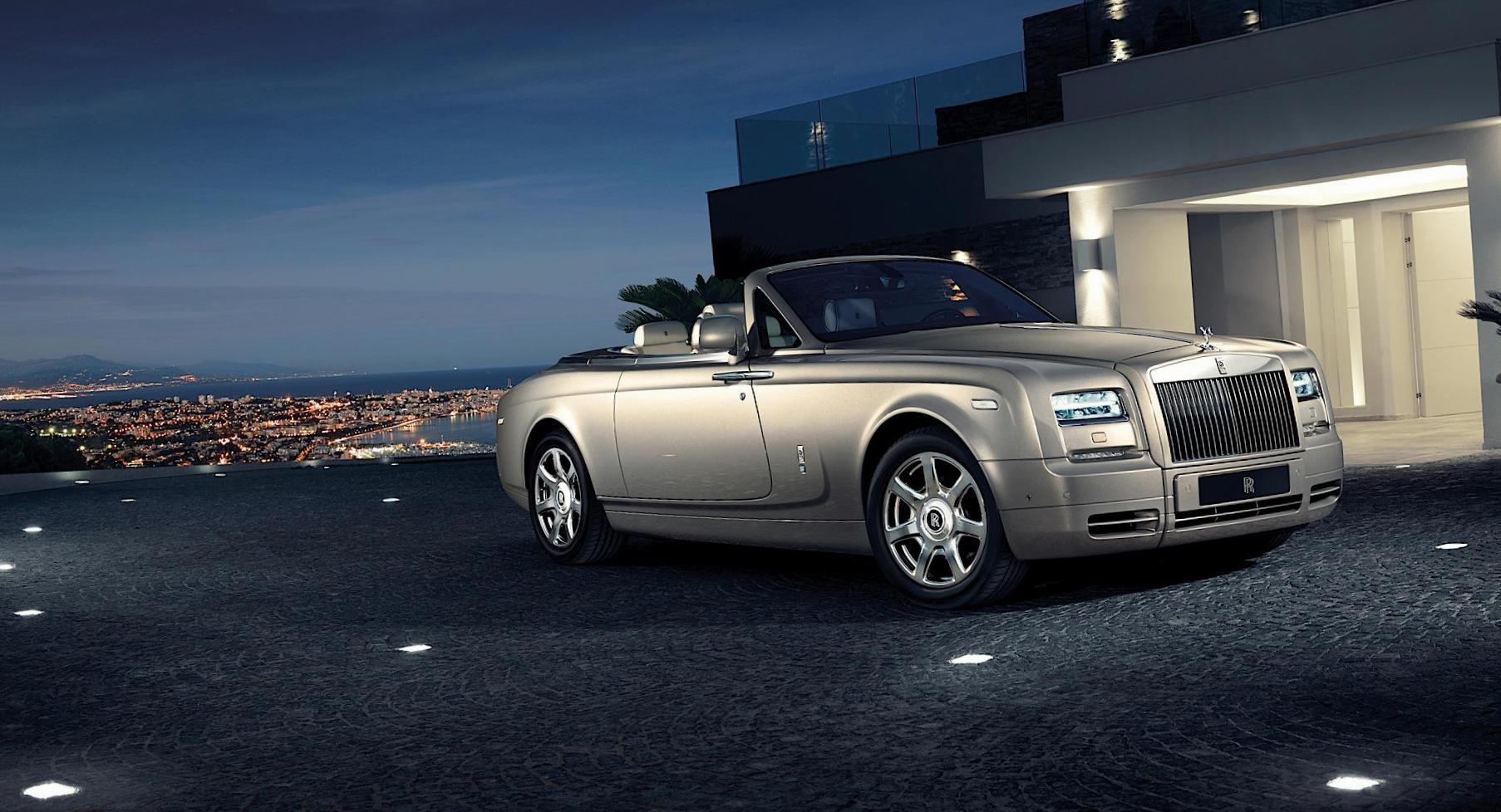 Rolls-Royce Phantom Coupe usa sedan
