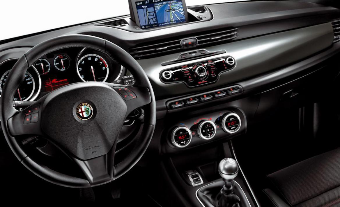 Giulietta Alfa Romeo auto 2012