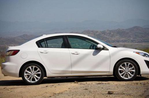 3 Sedan Mazda review 2014