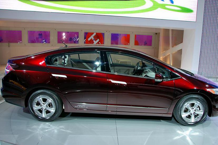 Honda FCX Clarity approved 2011